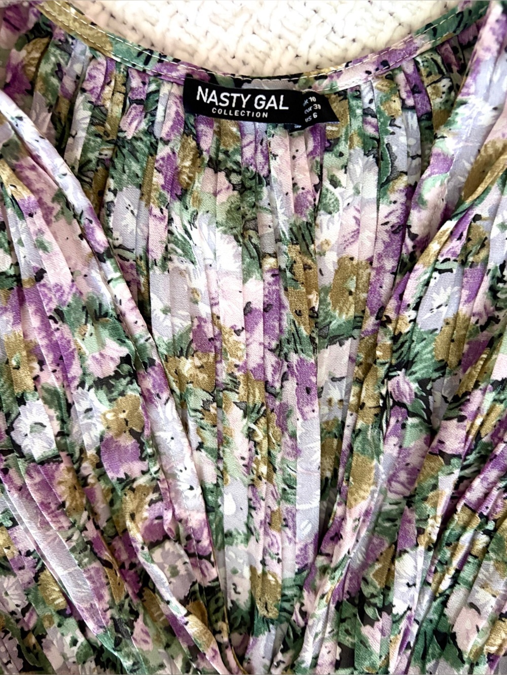 Nasty Gal Top Blouse Lavender Green Floral All Plisse Accordion Pleated Peplum M - Picture 6 of 10